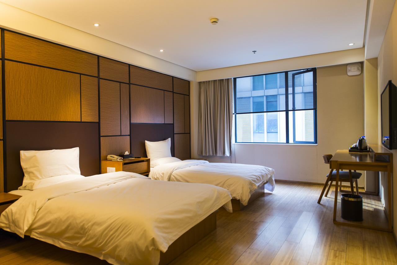 Ji Hotel Guangzhou Tianhe East Railway Station Экстерьер фото