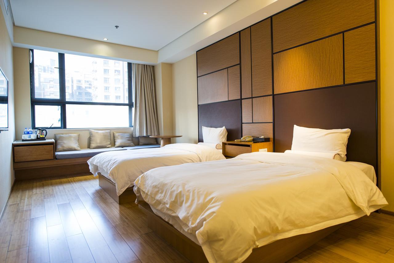 Ji Hotel Guangzhou Tianhe East Railway Station Экстерьер фото